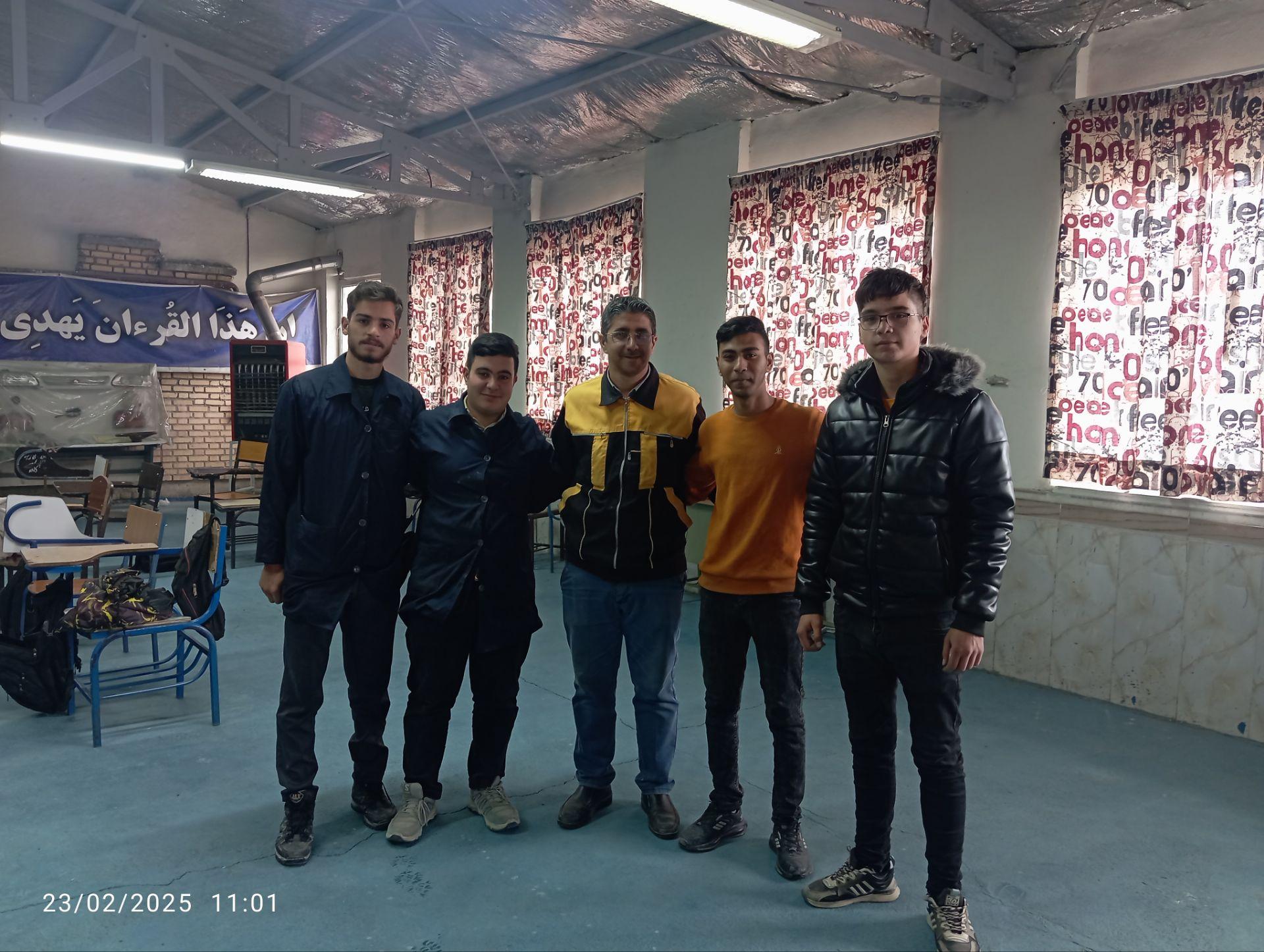 عکس هنرستان پسرانه شهید شاکری