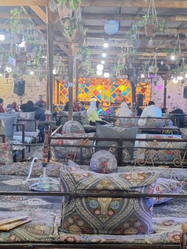 عکس رستوران و سفره‌خانه سنتی همینه