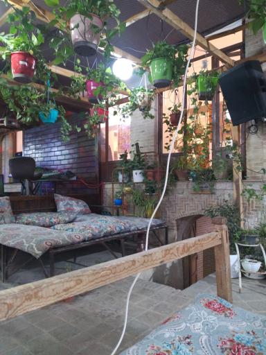 عکس رستوران و سفره‌خانه سنتی همینه