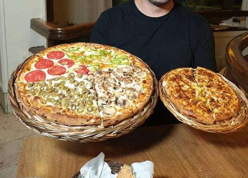 عکس پیتزا در ب در