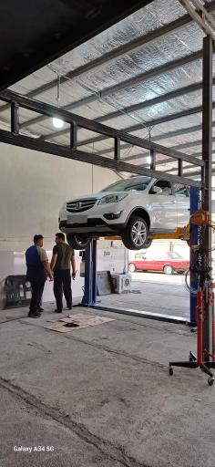 عکس تعمیرگاه چانگان (جوان)