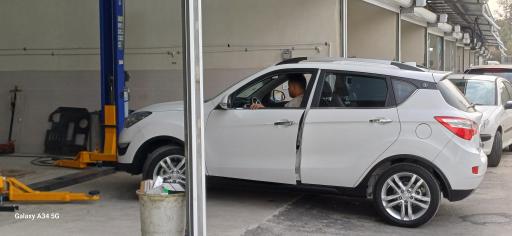 عکس تعمیرگاه جوان چانگان