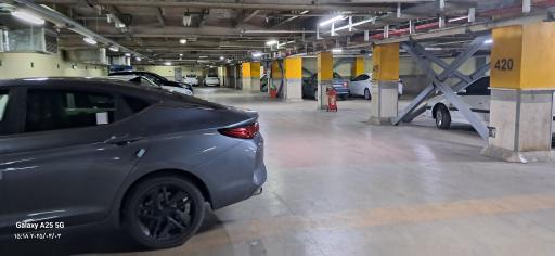 عکس پارکینگ عمومی امید