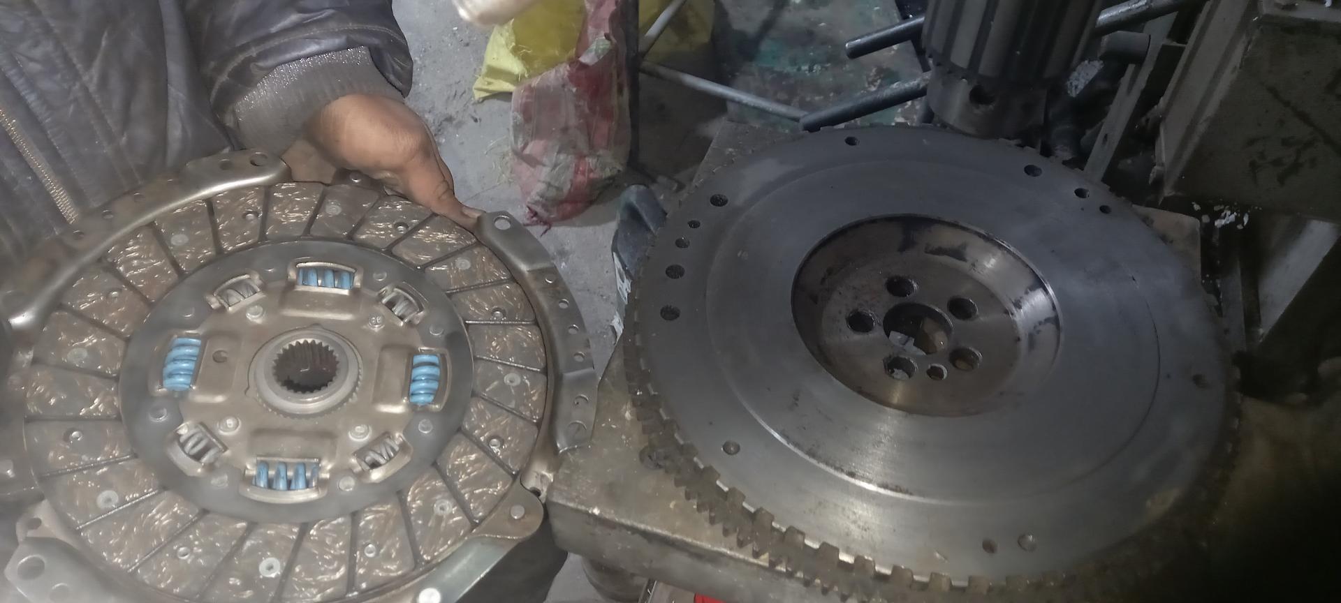 عکس خدمات تراش و استوک یدک آرش