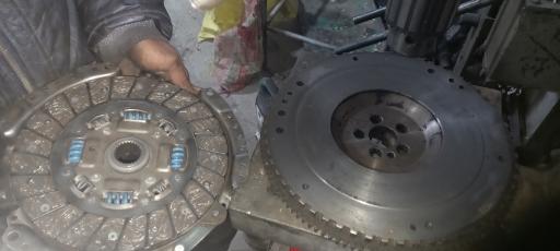 عکس خدمات تراش و استوک یدک آرش