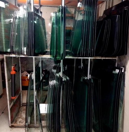 عکس شیشه اتومبیل گاردین