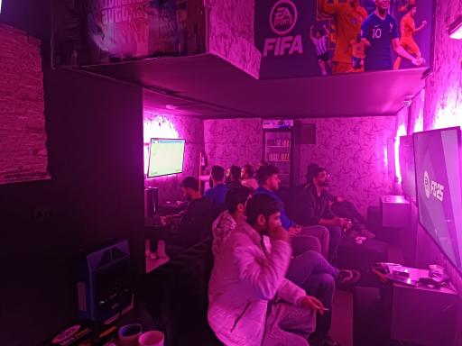 گیم سنتر اسپیناس