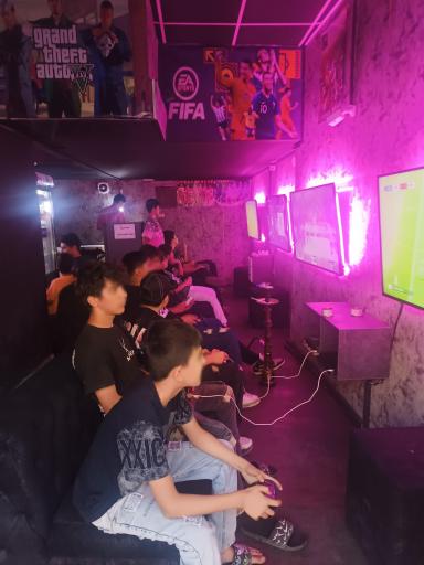 گیم سنتر اسپیناس