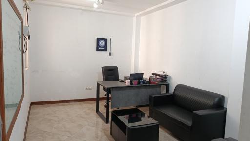 عکس کارگزاری بیمه نعامی