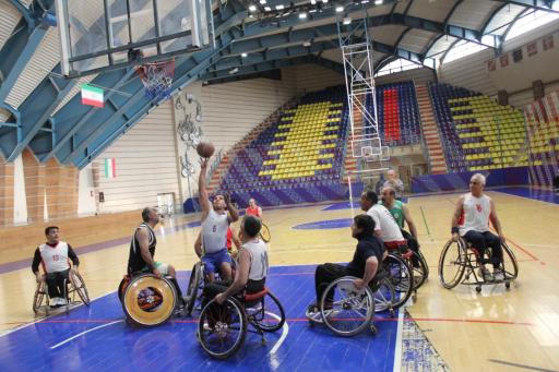 عکس سالن ورزشی چند منظوره صدرا