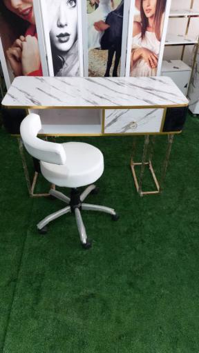 عکس تجهیزات اداری و آرایشگاهی مدرن