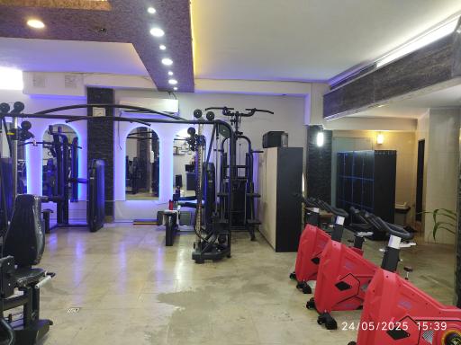 عکس باشگاه بدنسازی آشیل