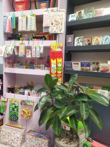 فروشگاه نوشت افزار و اسباب بازی نیک