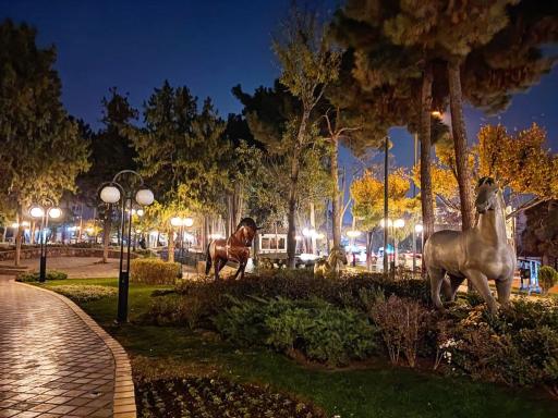 عکس میدان استقلال (اسبی)