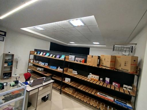 عکس فروش و خدمات کامپیوتر لپ‌تاپ و کنسول امیر