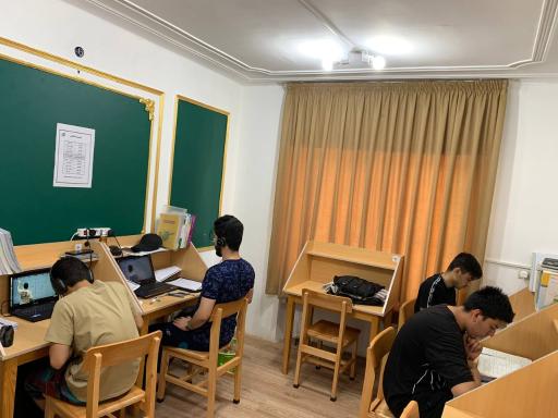 عکس سالن مطالعه پسرانه آریا