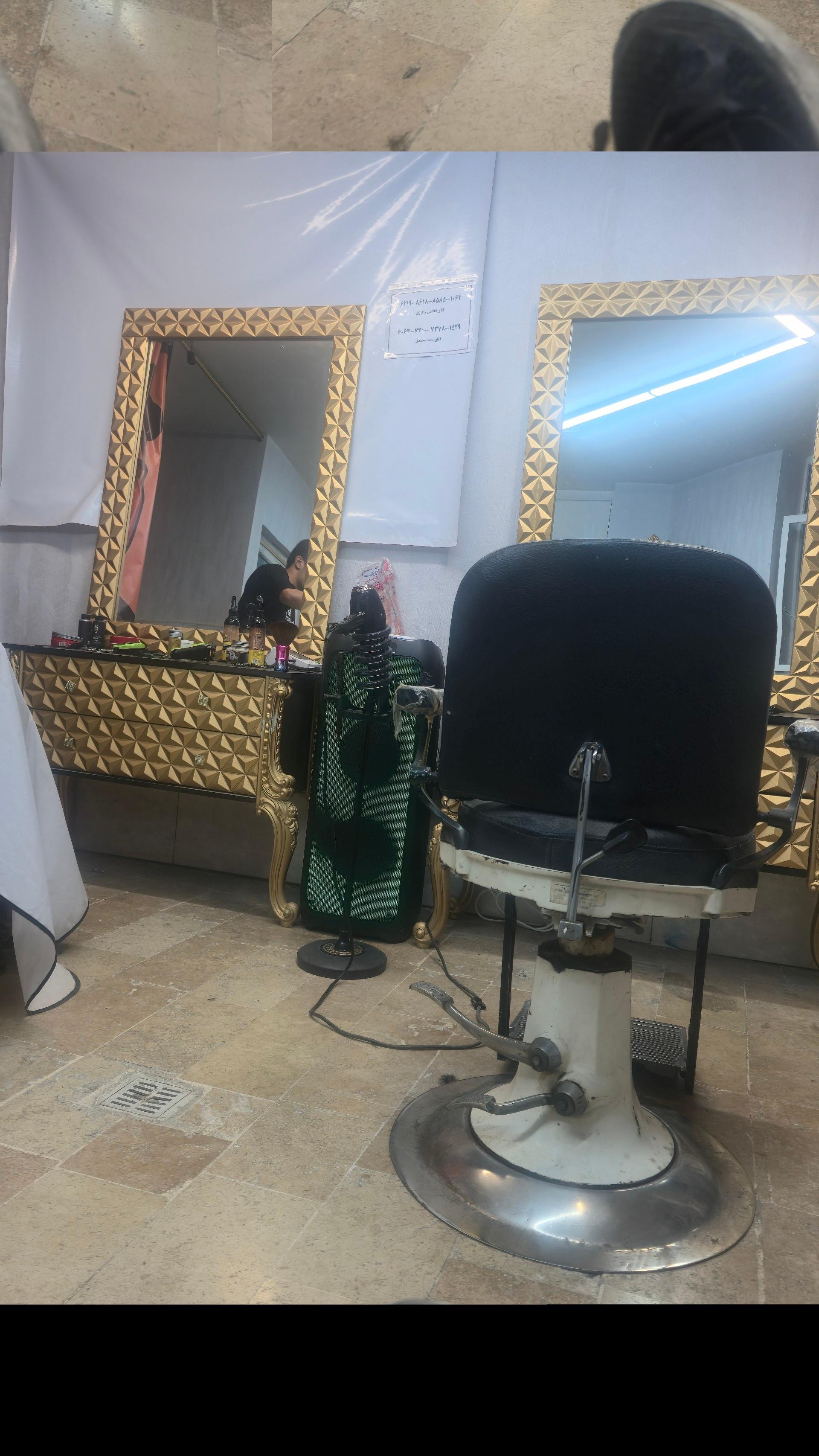 عکس پیرایش و آرایشگاه وی آی پی