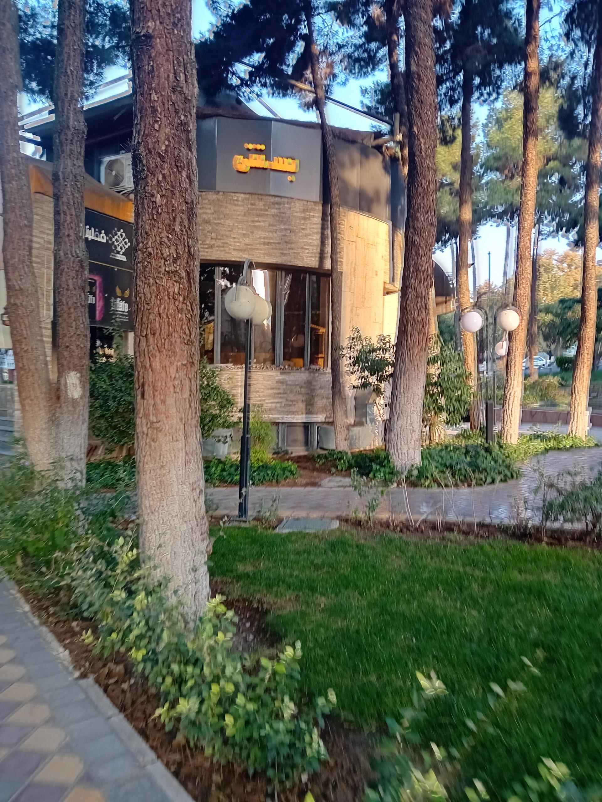 عکس میدان استقلال (اسبی)