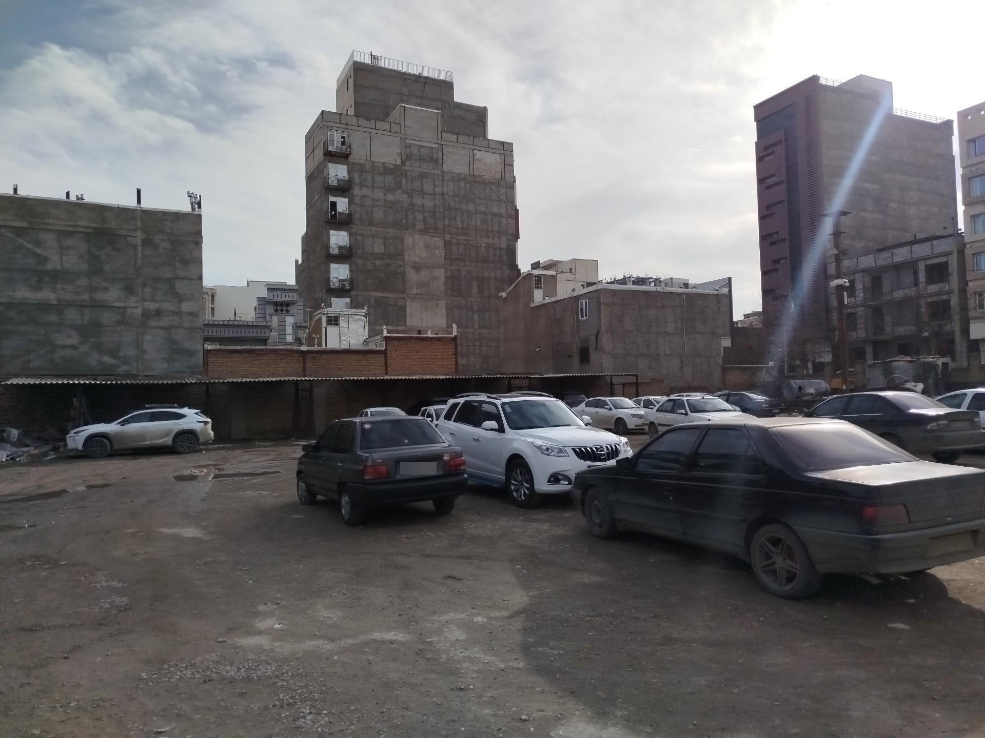 عکس پارکینگ شبانه روزی بابک