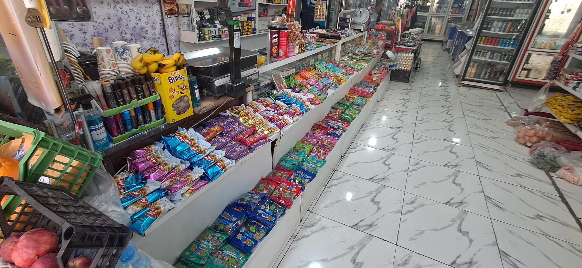 عکس سوپرمارکت شبانه روزی مانیسا پژمان