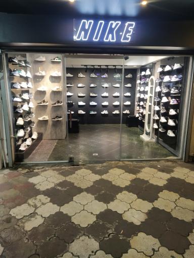 عکس کفش نایک رشت