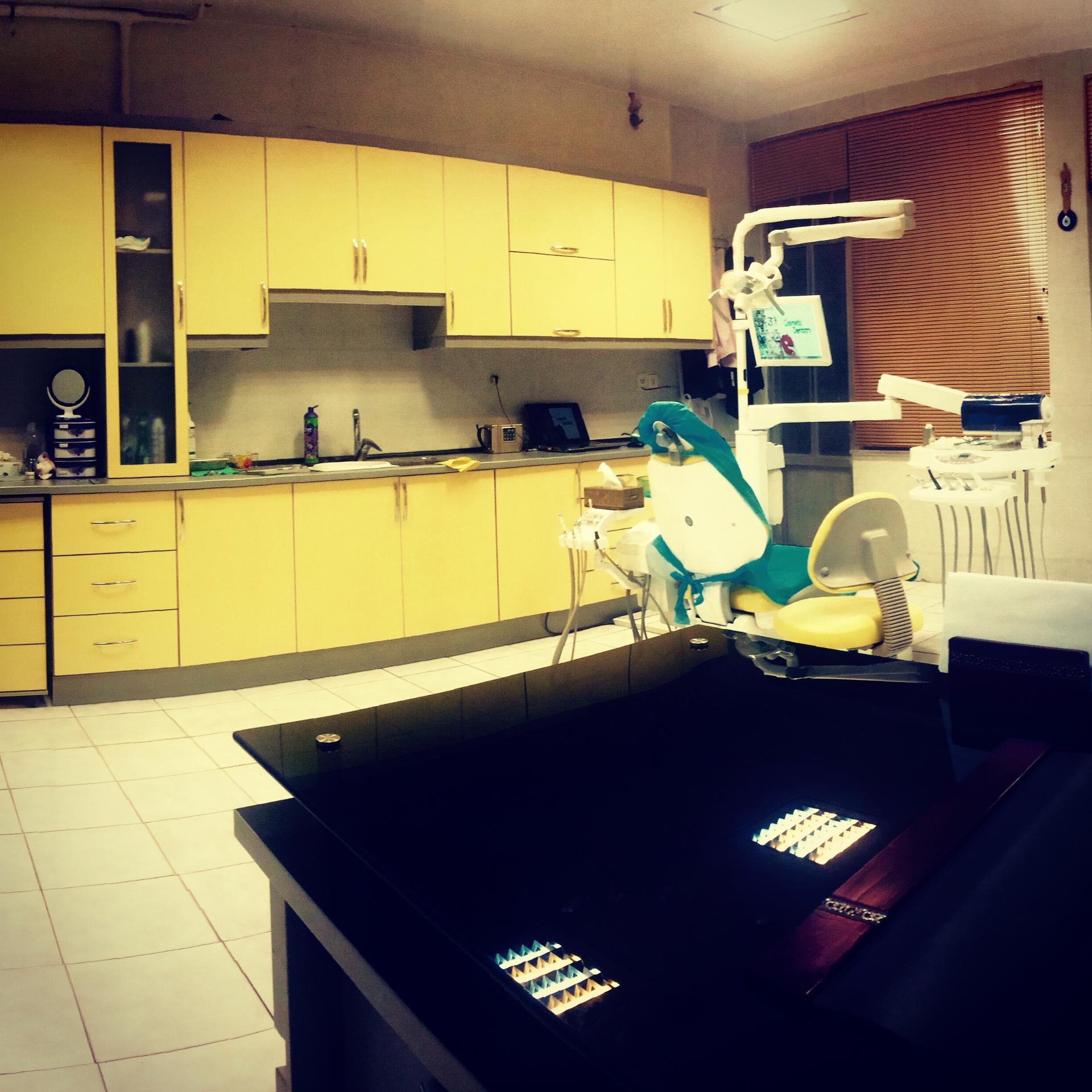 عکس دندانپزشکی‌ دکتر‌ جواد زردرنگ