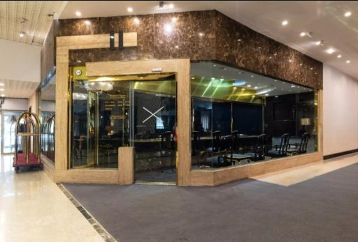 عکس هتل پارسیان استقلال