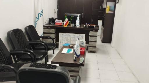 عکس بیمه دی باوقار