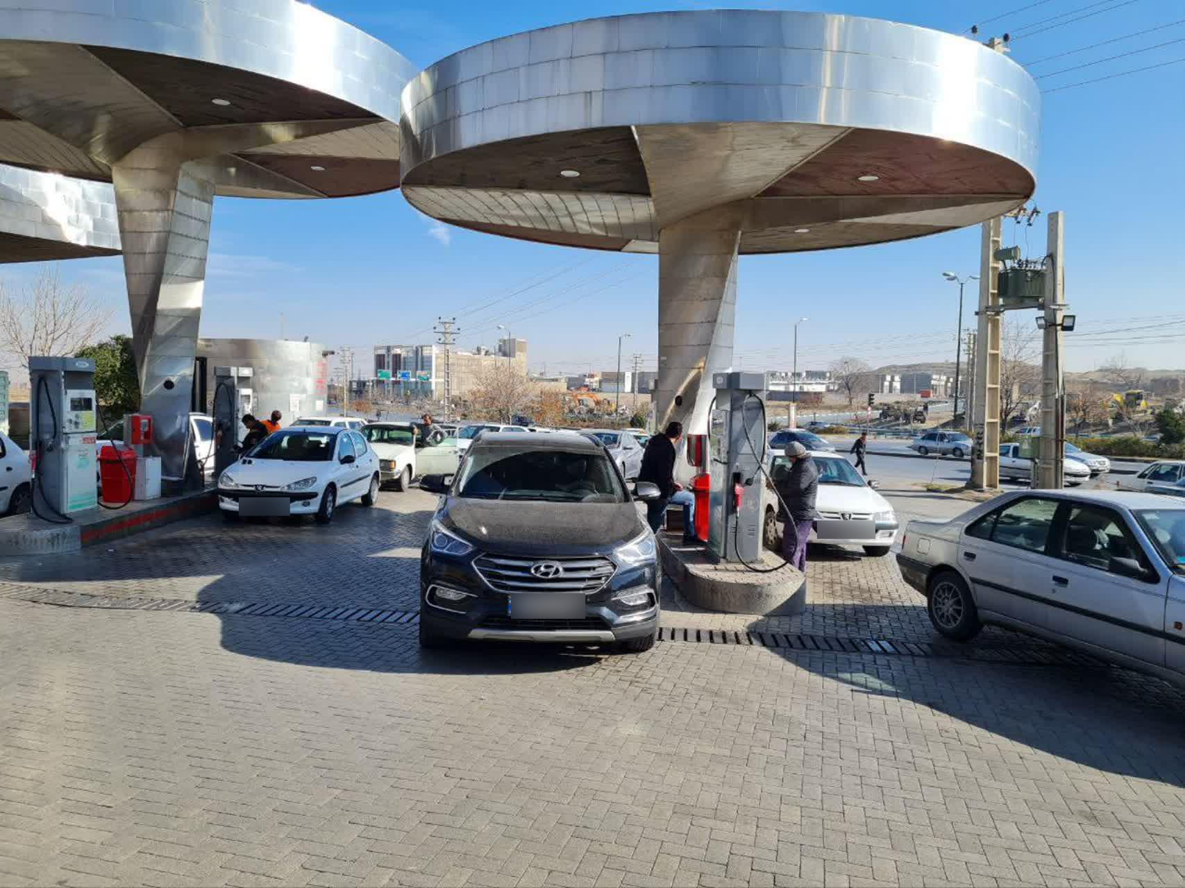 عکس پمپ بنزین فروغ