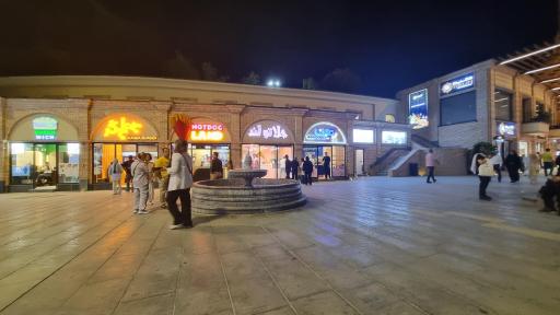 عکس مرکز تجاری رواق