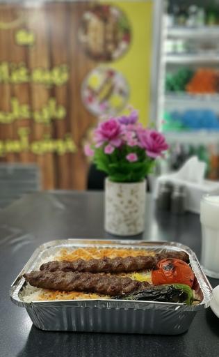 عکس تهیه غذای دایی علی
