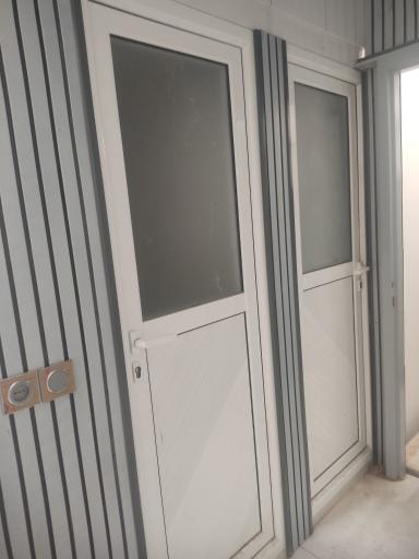 عکس درب و پنجره سازی آلومینیوم دنا