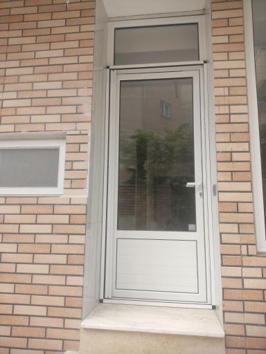 عکس درب و پنجره سازی آلومینیوم دنا