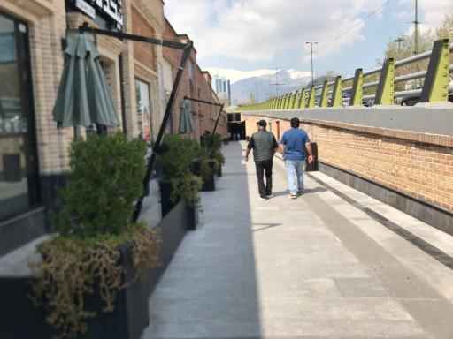 عکس مرکز تجاری رواق