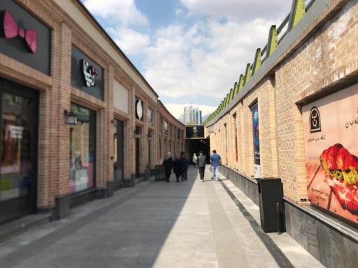 عکس مرکز تجاری رواق