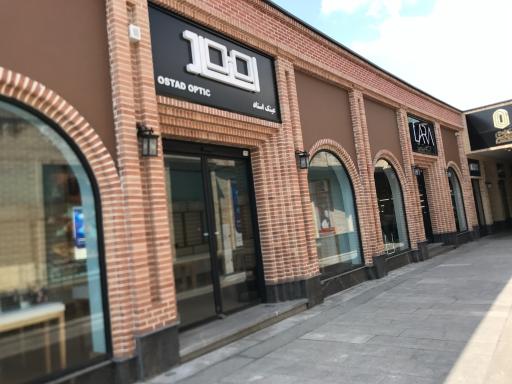 عکس مرکز تجاری رواق