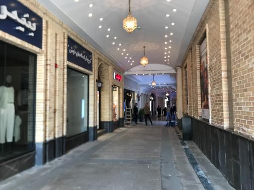 عکس مرکز تجاری رواق
