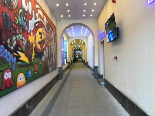 عکس مرکز تجاری رواق