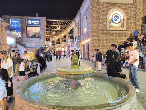 عکس مرکز تجاری رواق