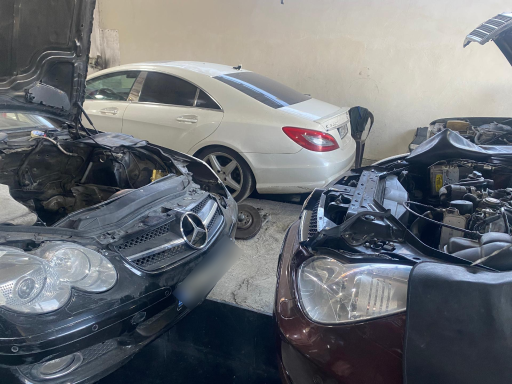 عکس تعمیرگاه مرسدس بنز سواری ارغوان