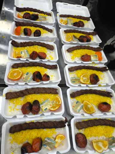 عکس بگیر ببر کباب خوران 