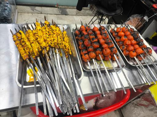 عکس بگیر ببر کباب خوران 