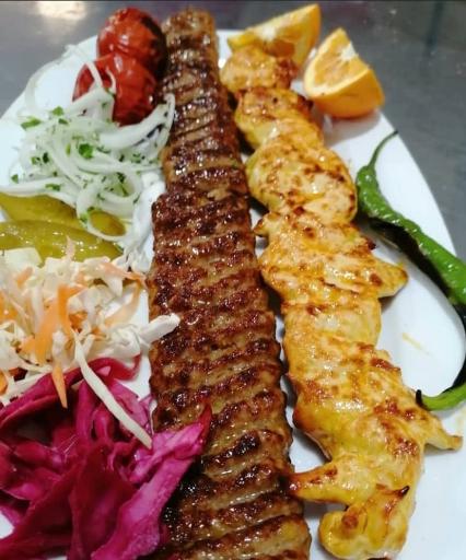 عکس رستوران بزرگ عالیجناب