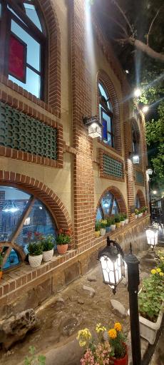 عکس باغ رستوران خانوادگی حسین