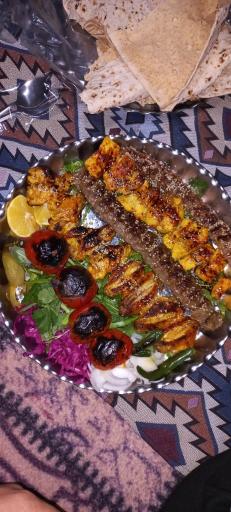 عکس رستوران بزرگ عالیجناب