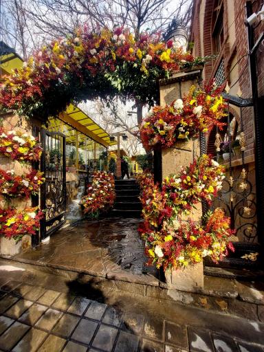 عکس باغ رستوران خانوادگی حسین