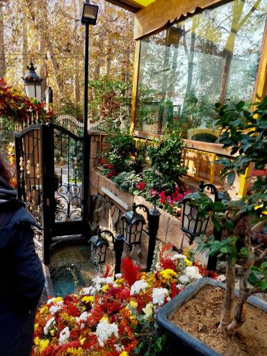 عکس باغ رستوران خانوادگی حسین