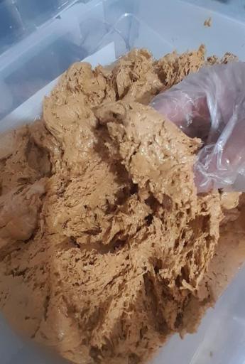 عکس حلوا ارده و خرما ممتاز مهرداد