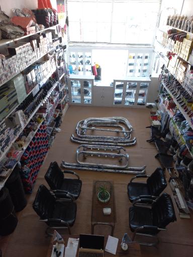 عکس فروشگاه لوکس و یدک کامیار