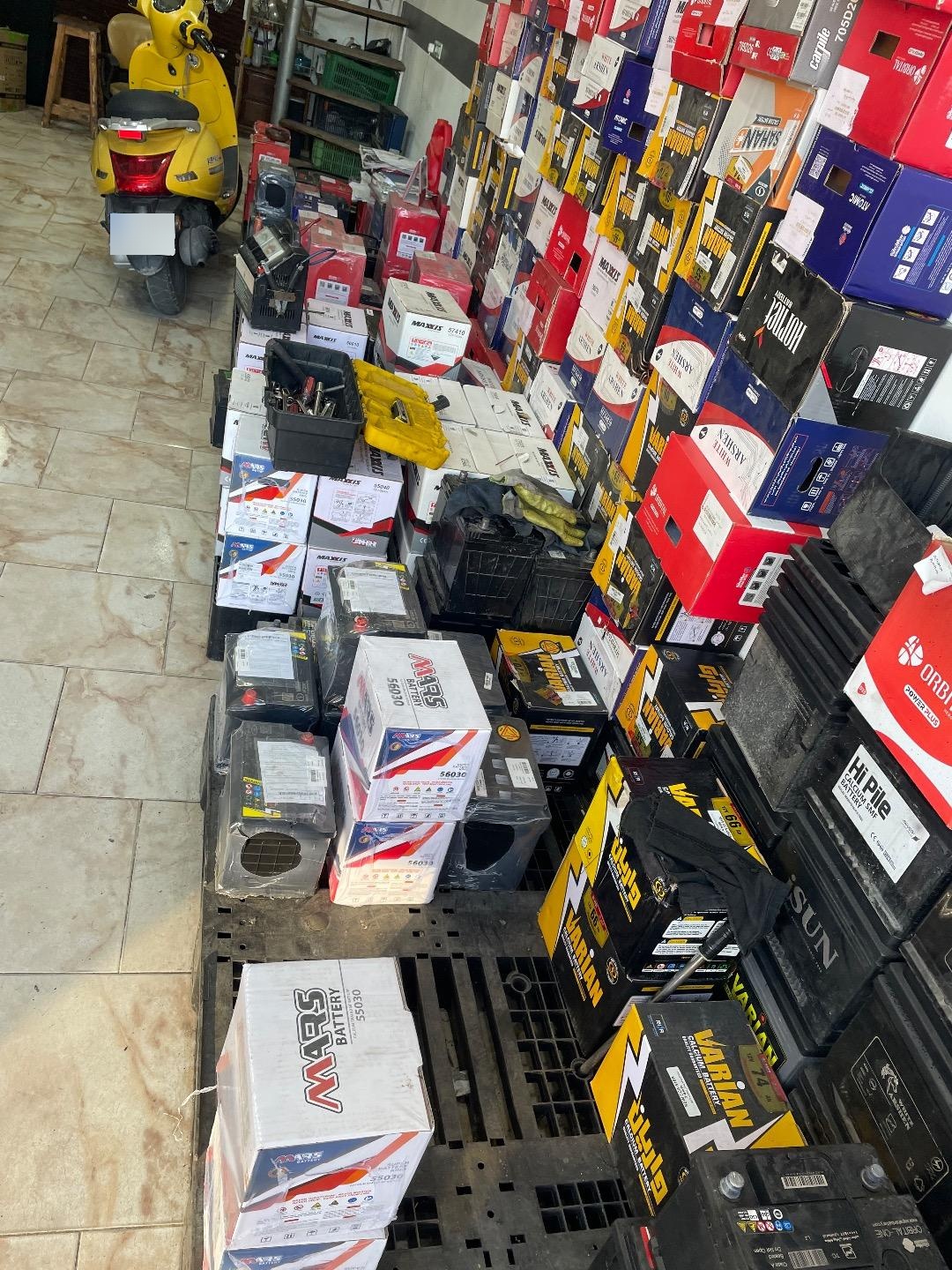 عکس فروشگاه باطری 